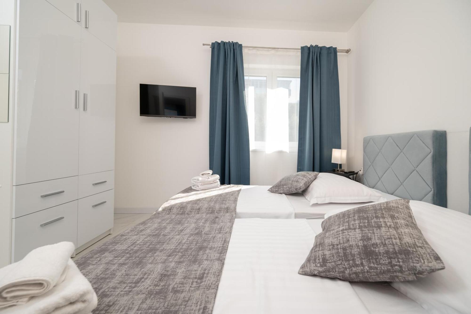 Apartments Filipo Трогир Экстерьер фото